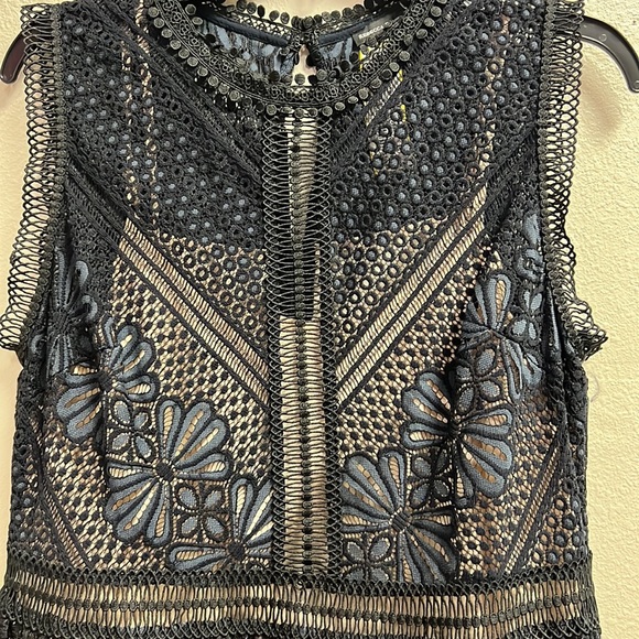 Rebecca Elliott Lace dress - Picture 2 of 4